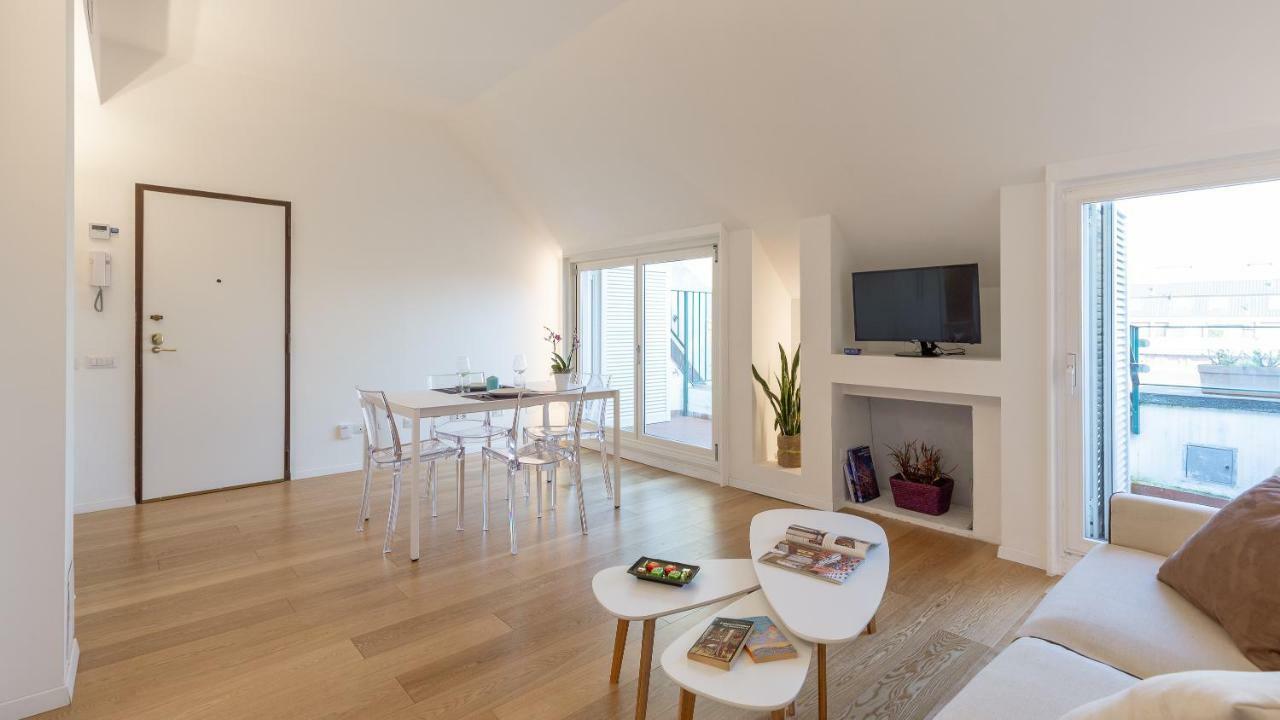 Stunning View Apartment ミラノ エクステリア 写真